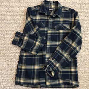 Patagonia men’s navy flannel button up